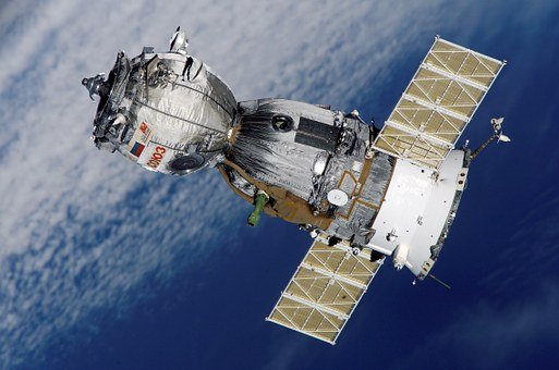 Satellite, Sojuz, Astronave